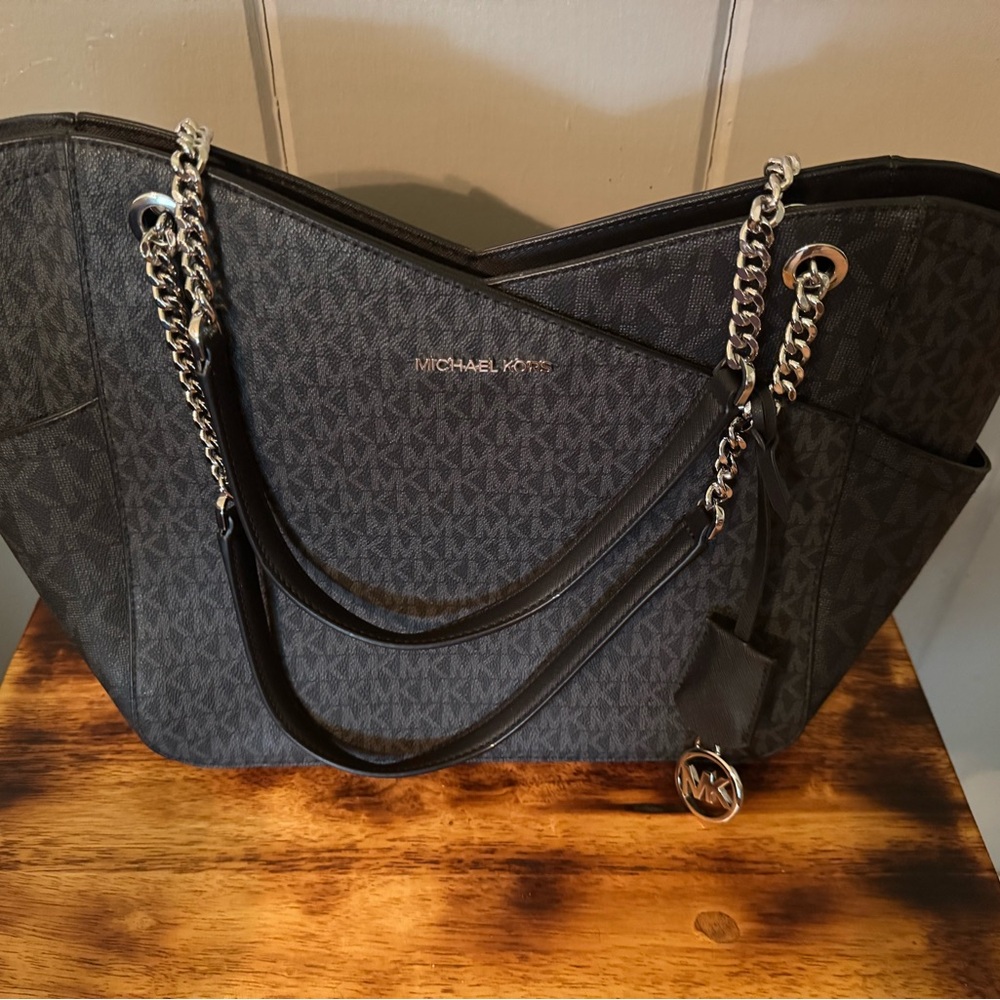 Michael Kors Jet Set Travel Black Shoulder Bag Large Shoulder Tote - Picture 3 of 5